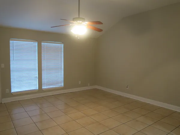 $1,900 | 1606 Quail Run, Brookshire, TX 77423