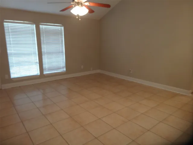 $1,900 | 1606 Quail Run, Brookshire, TX 77423