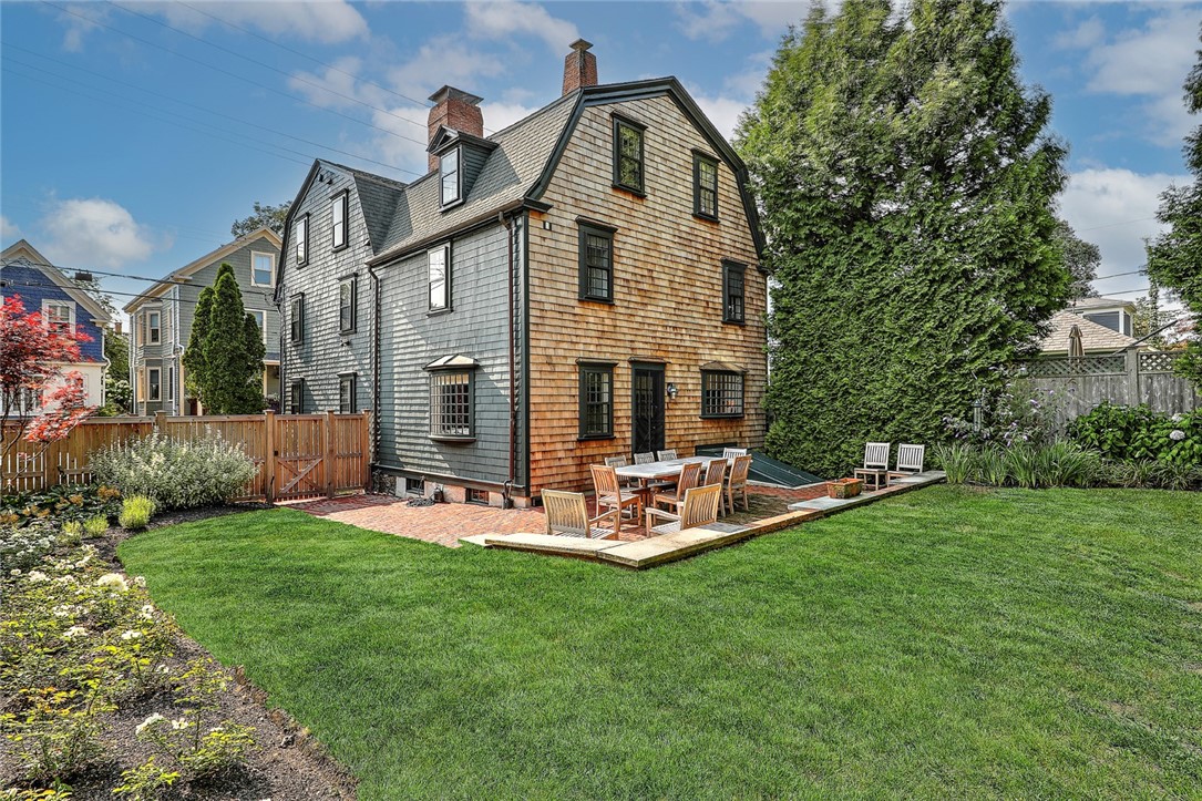 41 3rd Street Newport, RI 02840 - Photo 3 of 45