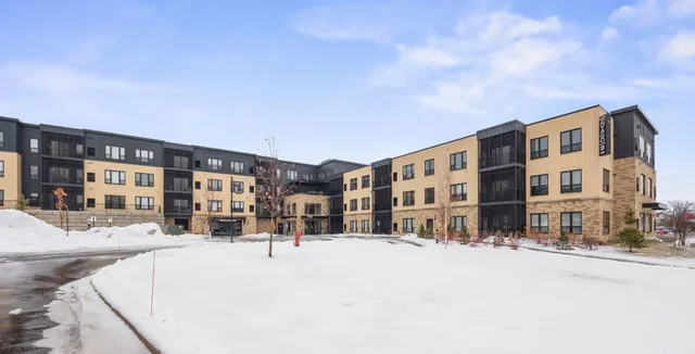 $265,945 | 1948 Wayzata Boulevard, Unit 203, Long Lake, MN 55356