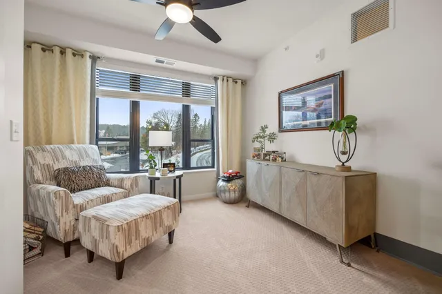 $265,945 | 1948 Wayzata Boulevard, Unit 203, Long Lake, MN 55356