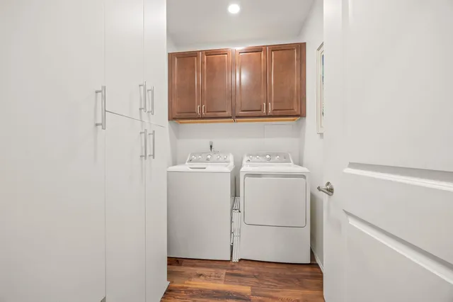 $265,945 | 1948 Wayzata Boulevard, Unit 203, Long Lake, MN 55356