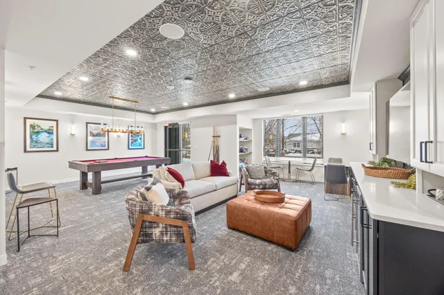 $265,945 | 1948 Wayzata Boulevard, Unit 203, Long Lake, MN 55356