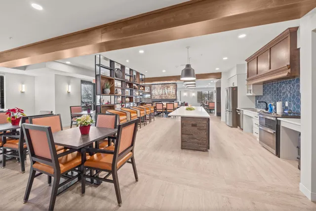 $265,945 | 1948 Wayzata Boulevard, Unit 203, Long Lake, MN 55356