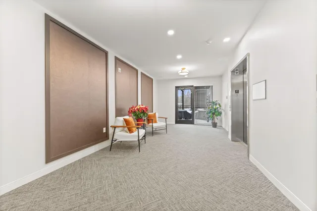 $265,945 | 1948 Wayzata Boulevard, Unit 203, Long Lake, MN 55356