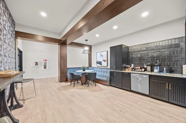 $265,945 | 1948 Wayzata Boulevard, Unit 203, Long Lake, MN 55356