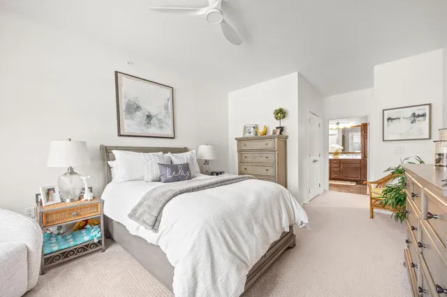 $265,945 | 1948 Wayzata Boulevard, Unit 203, Long Lake, MN 55356