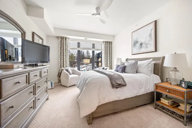 $265,945 | 1948 Wayzata Boulevard, Unit 203, Long Lake, MN 55356