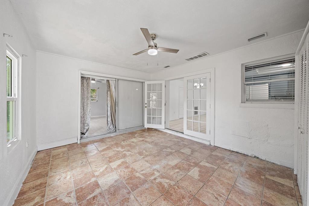 4812 Mink Road Sarasota, FL 34235 - Photo 11 of 27 Gallery Image 11