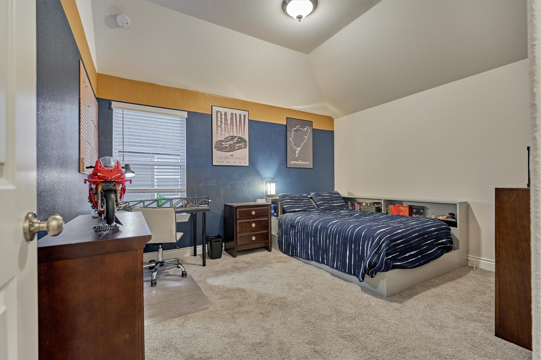 15230 Tree Swallow Court Magnolia, TX 77354 - Photo 37 of 49 a living room with furniture flowerpot and window