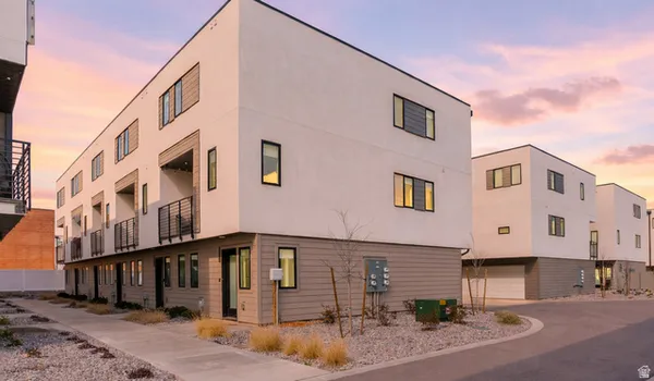 $2,700 | 1590 South 900 West, Unit 1101, Salt Lake City, UT 84104