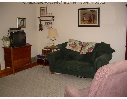 727 Castlegate Road South Charleston, WV 25303 - Photo 5 of 8 Interior Space/Layout.