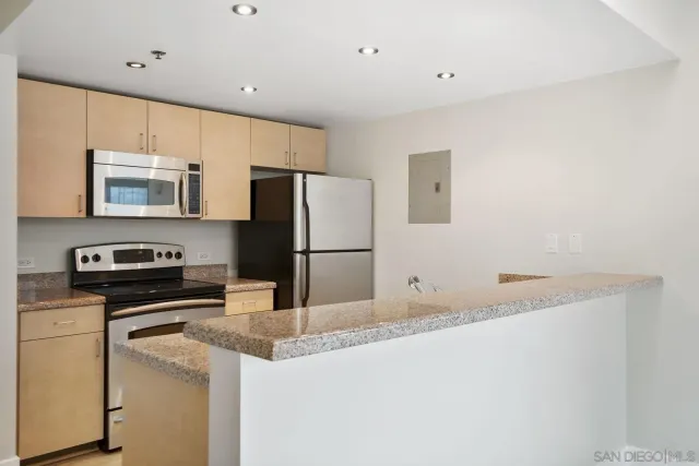 $579,900 | 425 West Beech Street, Unit 1003, San Diego, CA 92101