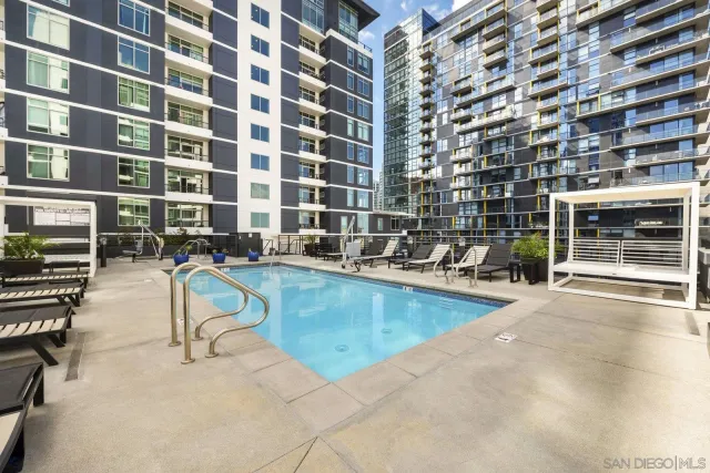 $579,900 | 425 West Beech Street, Unit 1003, San Diego, CA 92101