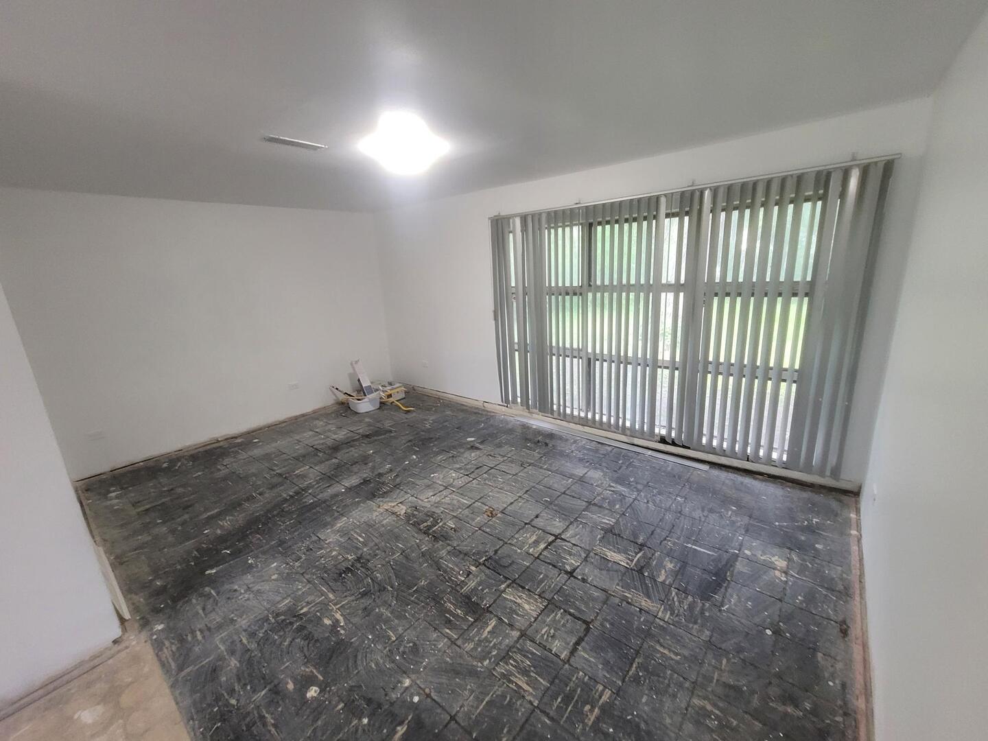 16523 Spaulding Avenue Markham, IL 60428 - Photo 11 of 15 a view of a room with an empty room