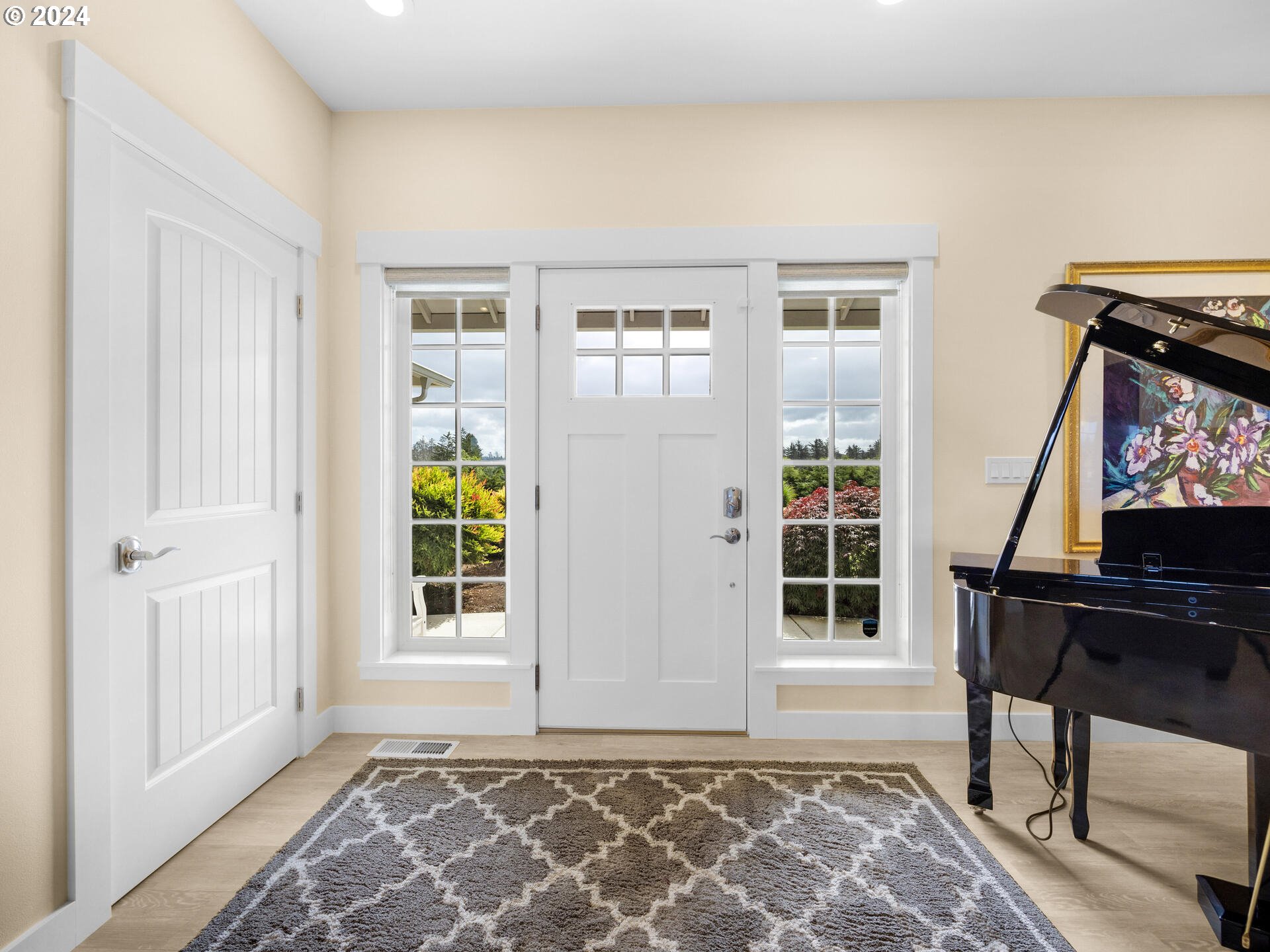 81160 Polo Ridge Road Warrenton, OR 97146 - Photo 5 of 48 Entrance/Foyer