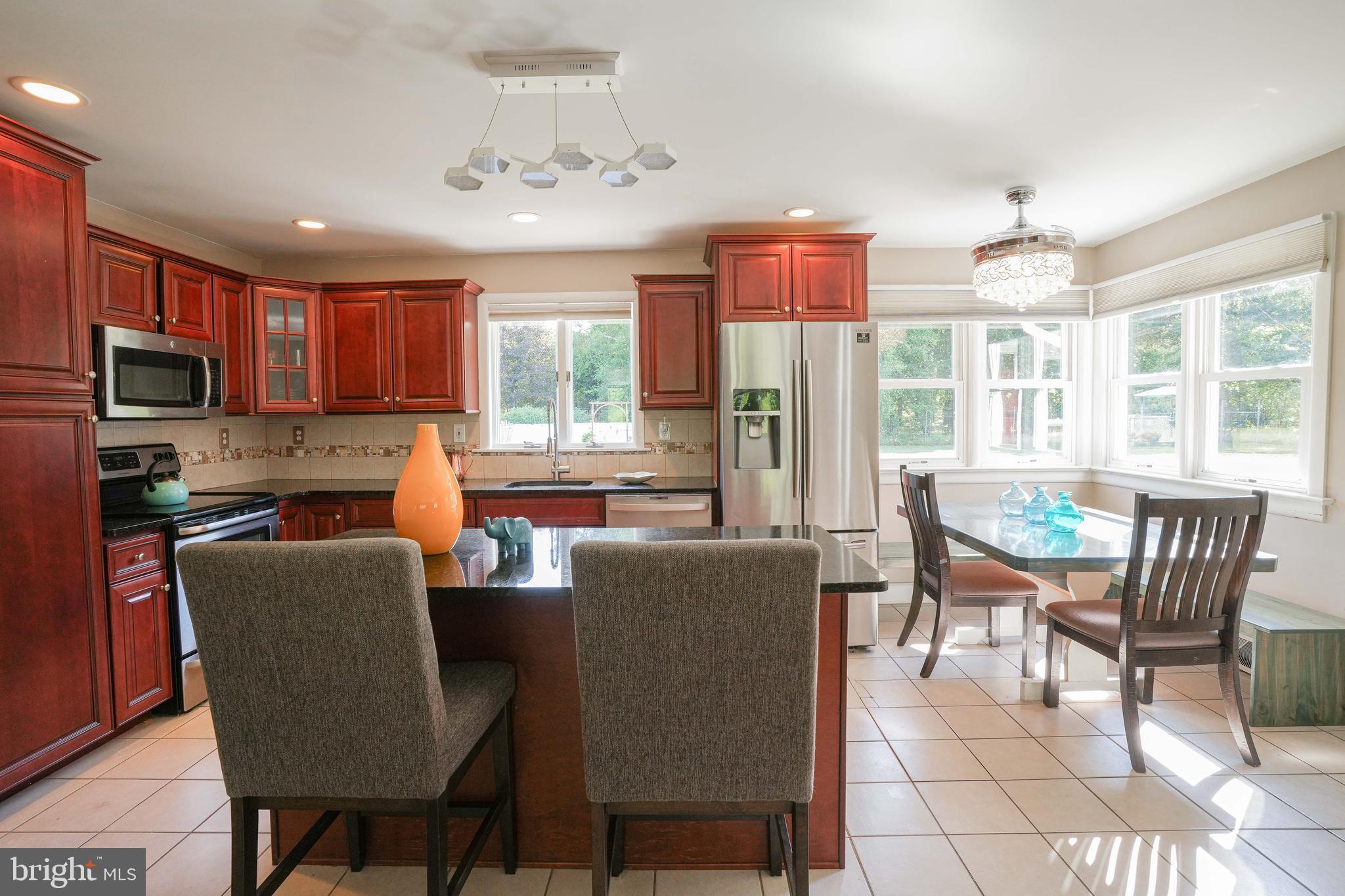 417 Gordon Road Robbinsville, NJ 08691 - Photo 8 of 34 Gallery Image 8