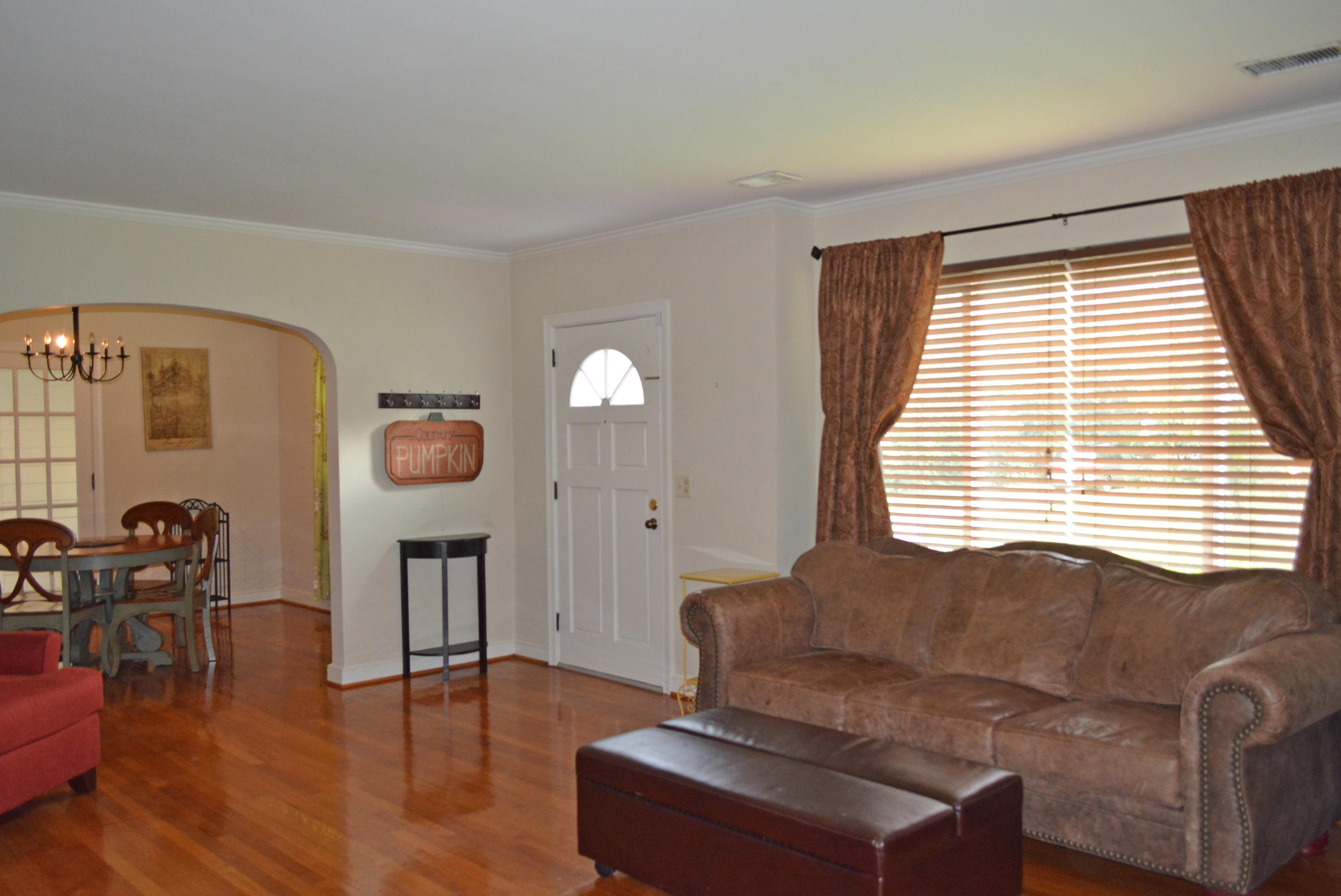 12 Charlestowne Road Charleston, SC 29407 - Photo 2 of 15 Living Room