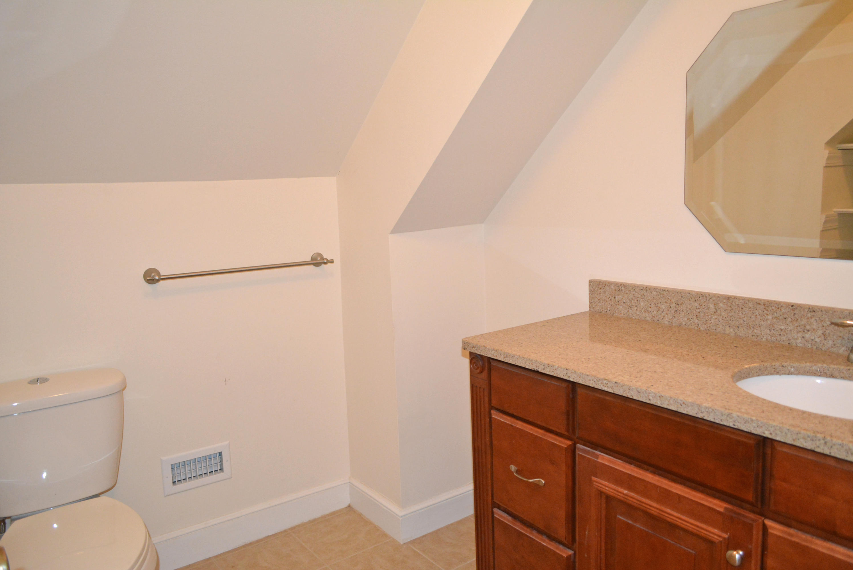 12 Charlestowne Road Charleston, SC 29407 - Photo 11 of 15 Full Bath Up