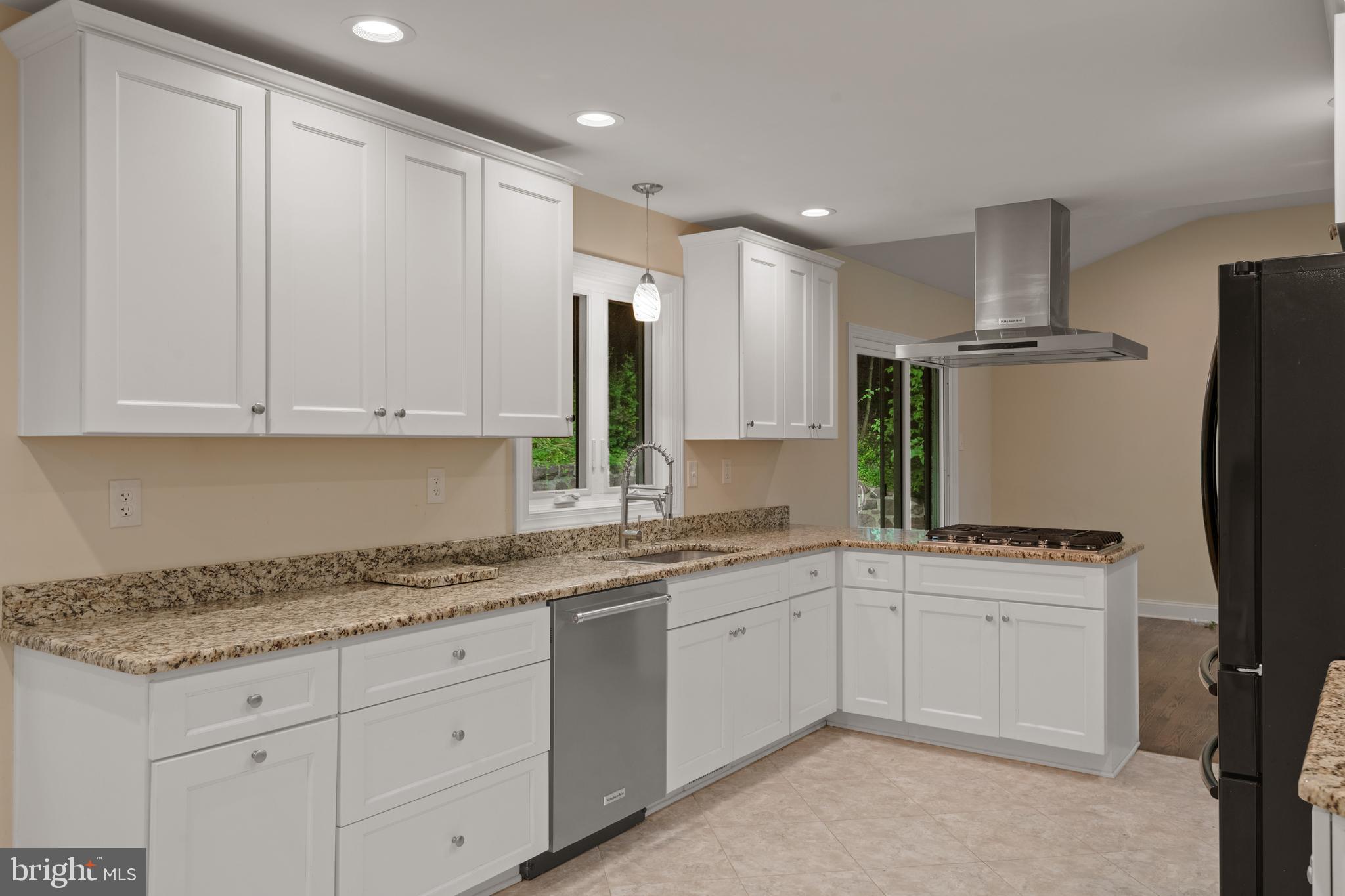 3373 Barwood Road York, PA 17406 - Photo 11 of 48 Gallery Image 11