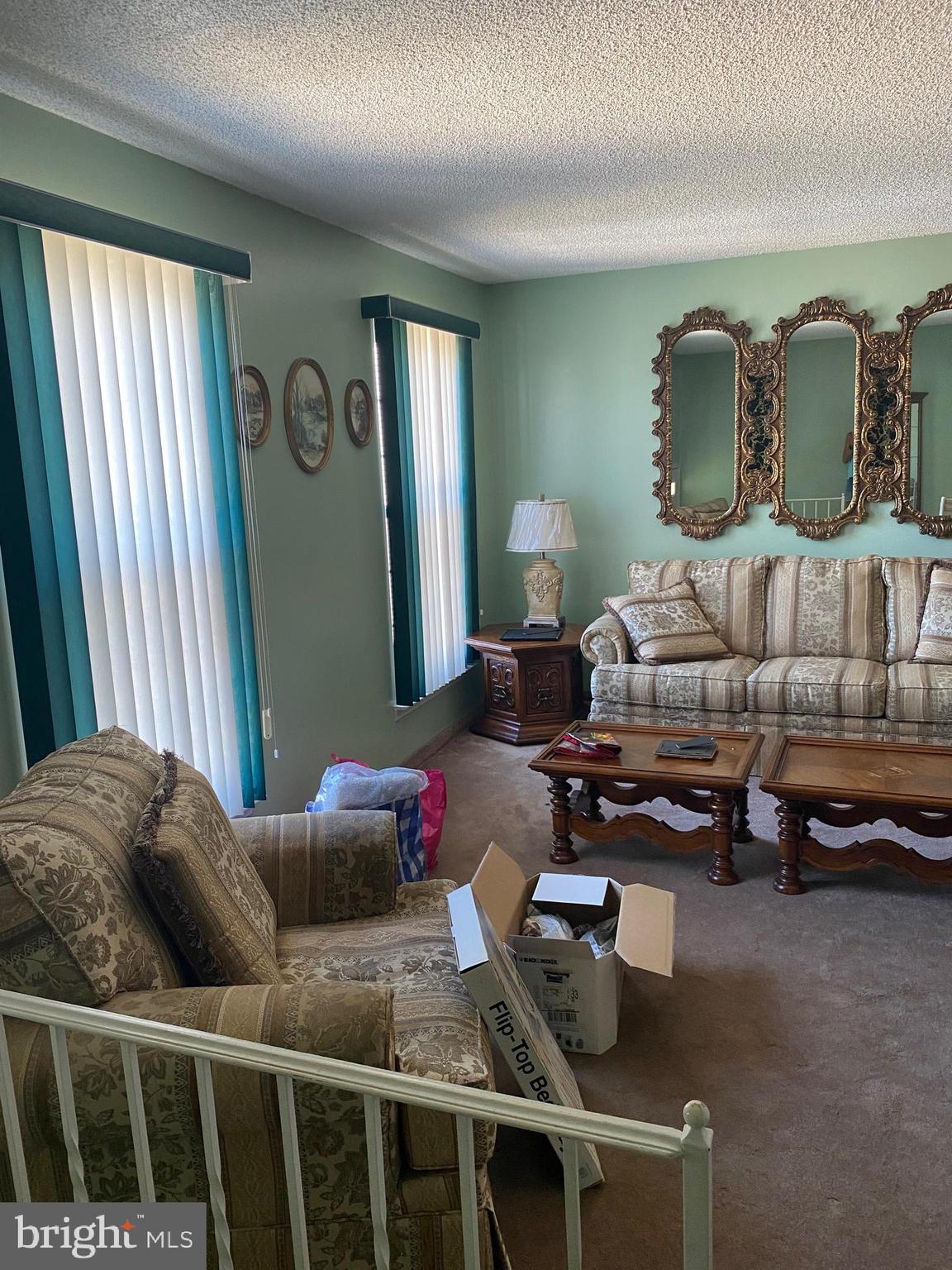 10723 Pelle Circle Philadelphia, PA 19154 - Photo 5 of 12 Living room