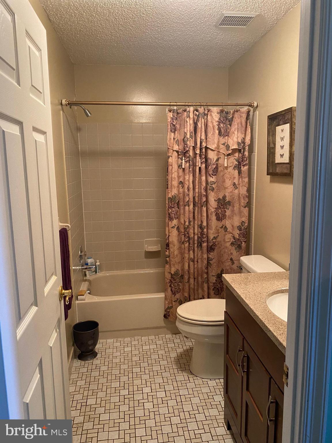 10723 Pelle Circle Philadelphia, PA 19154 - Photo 7 of 12 Upstairs bathroom