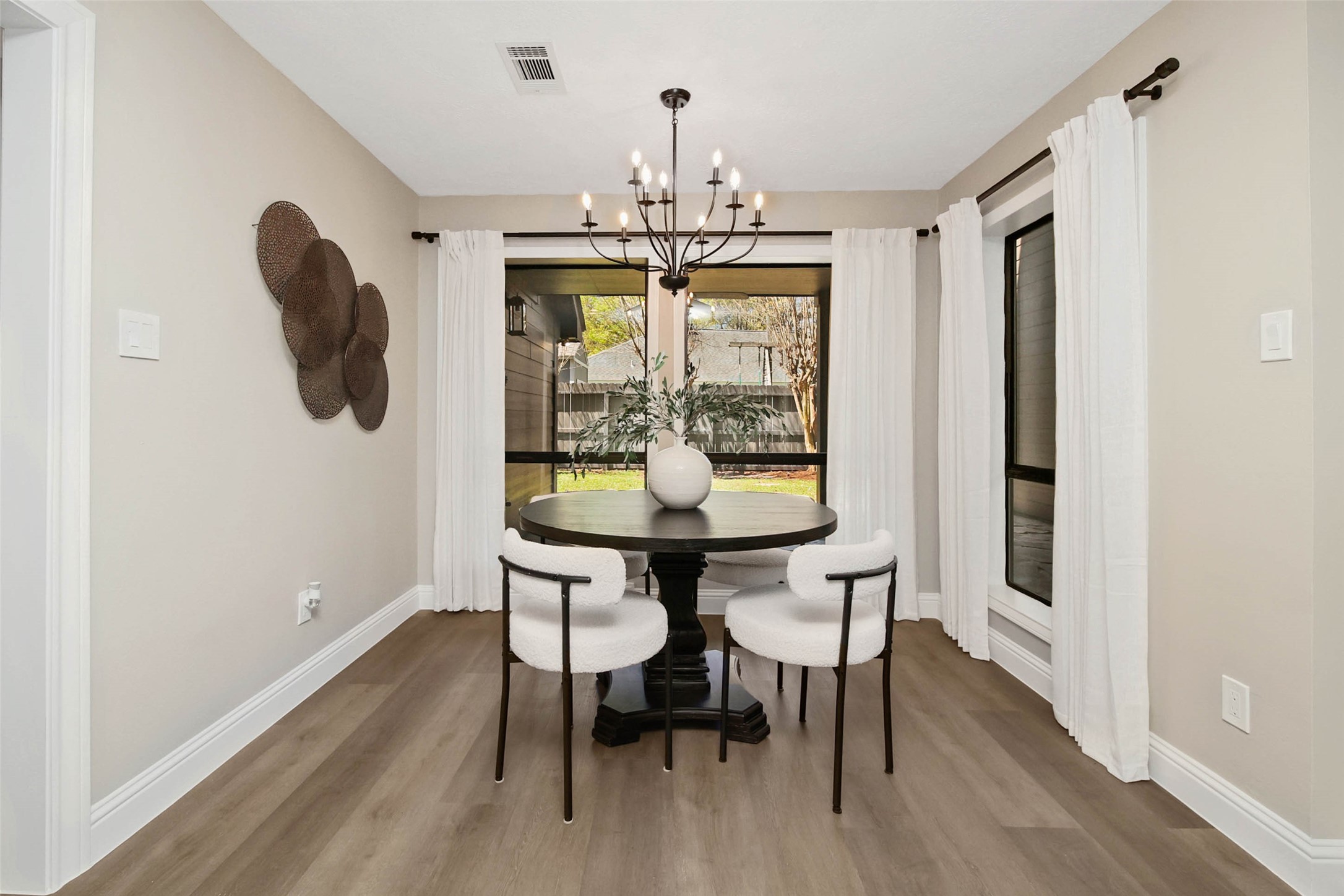 14520 Diamondhead North Conroe, TX 77356 - Photo 18 of 50 Breakfast nook.