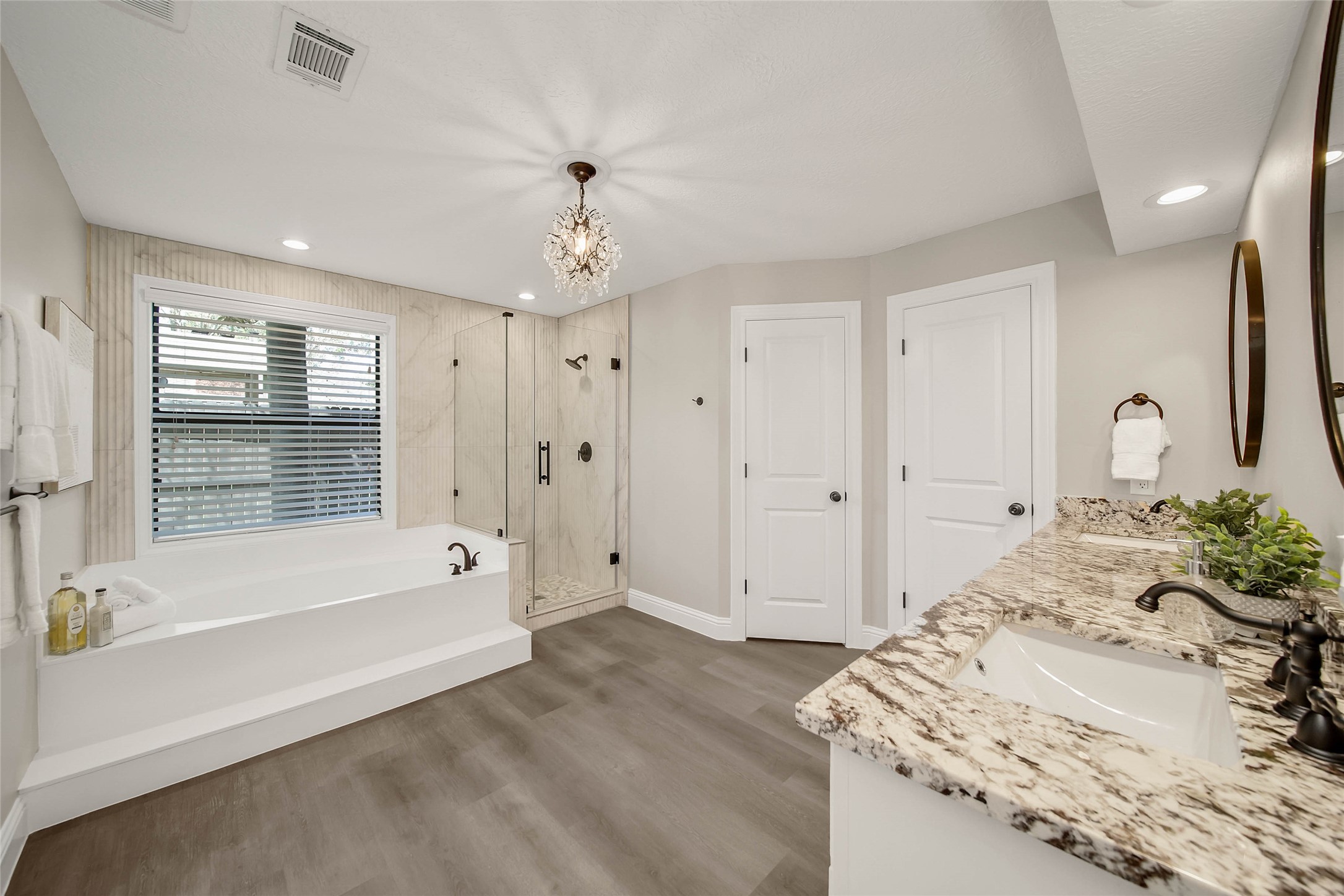 14520 Diamondhead North Conroe, TX 77356 - Photo 23 of 50 Master bathroom.