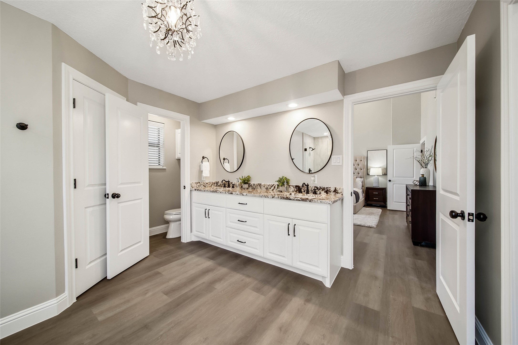 14520 Diamondhead North Conroe, TX 77356 - Photo 24 of 50 Double vanity in master bathroom.