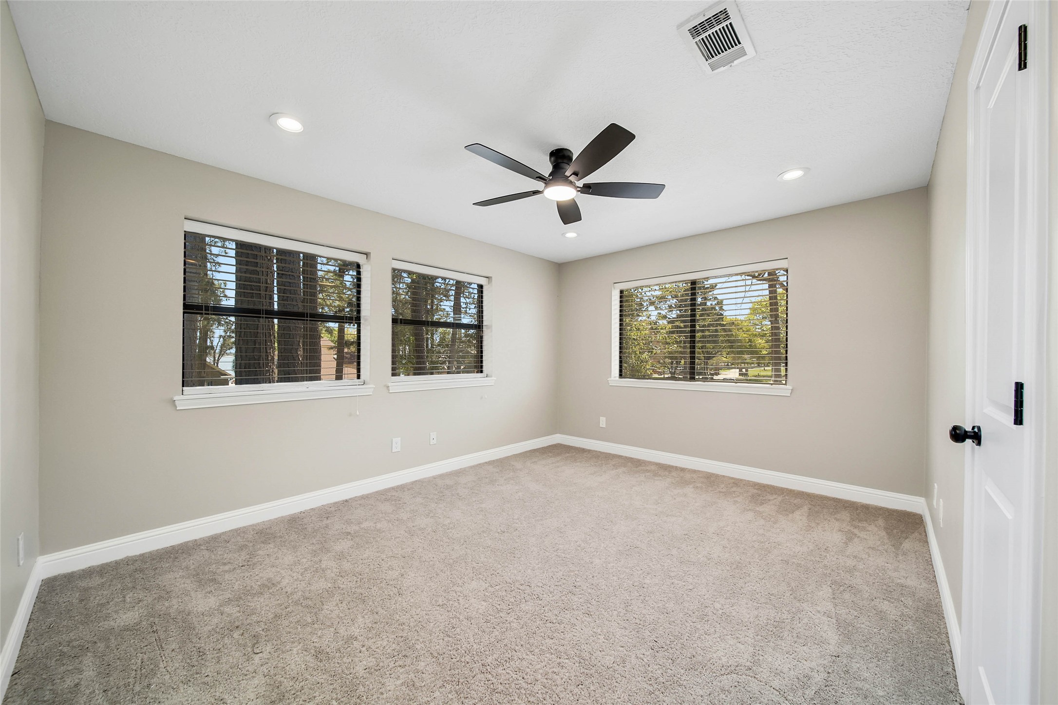 14520 Diamondhead North Conroe, TX 77356 - Photo 32 of 50 Upstairs bedroom 3.