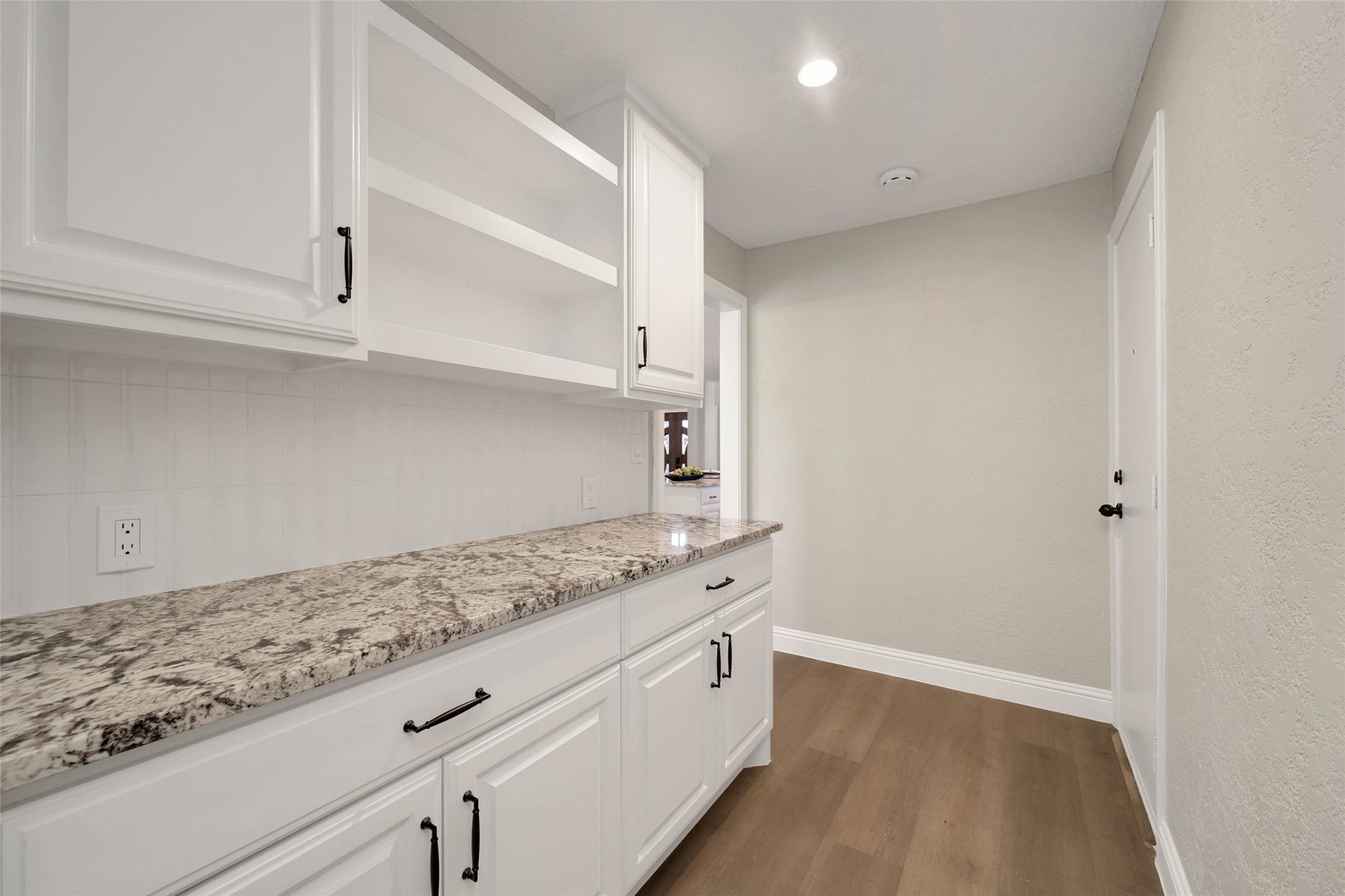 14520 Diamondhead North Conroe, TX 77356 - Photo 35 of 50 Mud room off of garage.