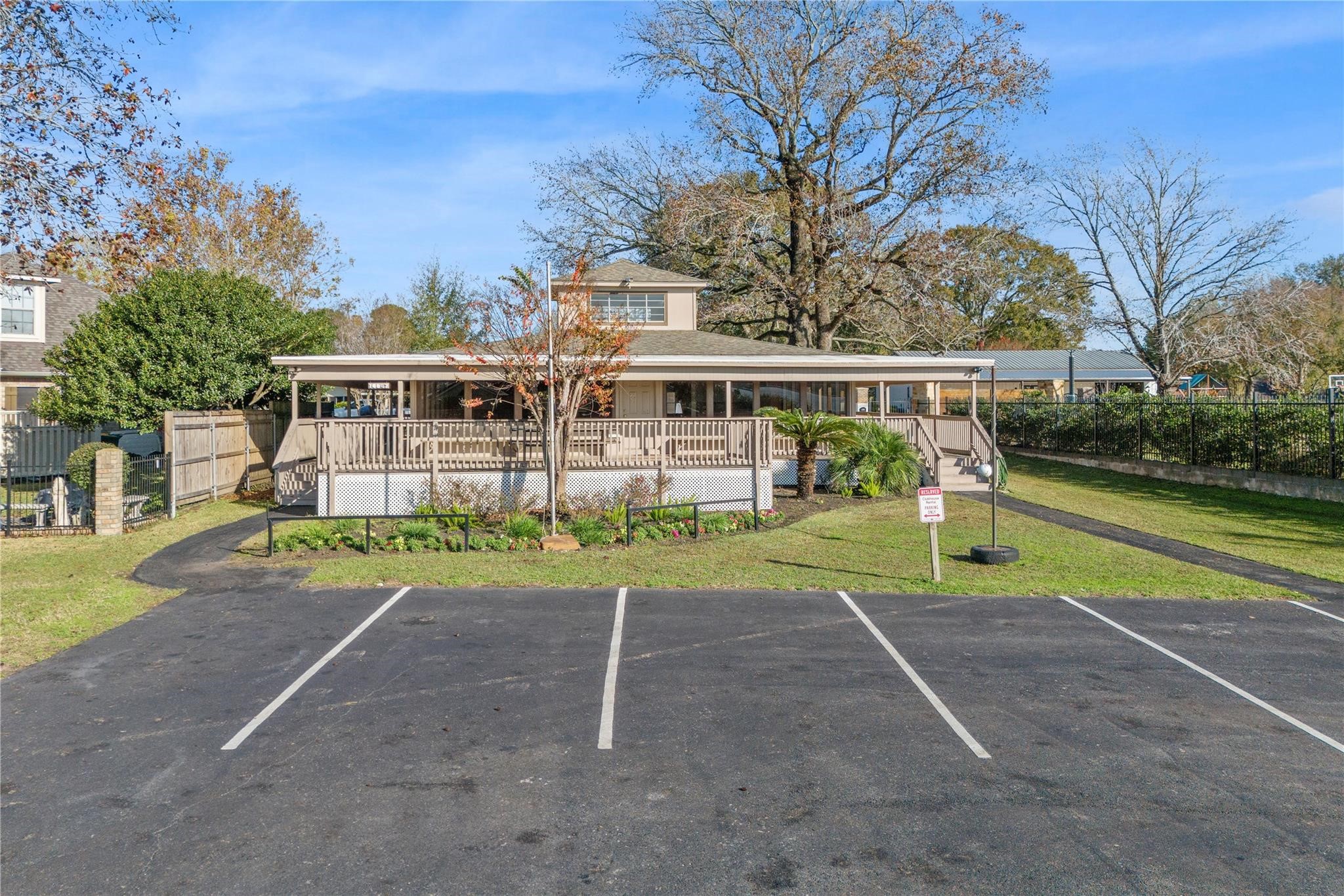 14520 Diamondhead North Conroe, TX 77356 - Photo 46 of 50 Community Clubhouse.