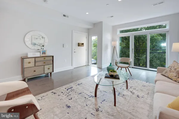 $3,400 | 3821 14th Street Northwest, Unit 6, Washington, DC 20011