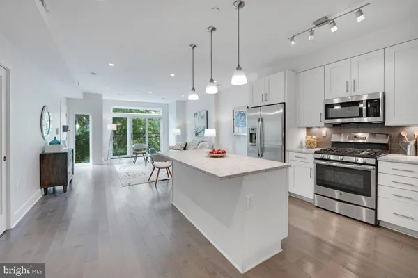 $3,400 | 3821 14th Street Northwest, Unit 6, Washington, DC 20011