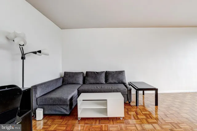 $140,000 | 4000 North Charles Street, Unit 905, Baltimore, MD 21218