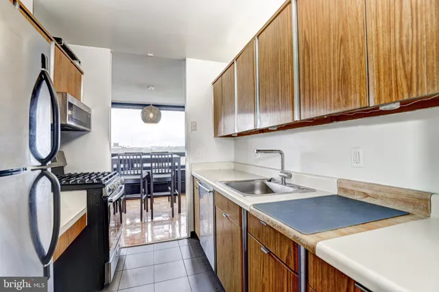 $140,000 | 4000 North Charles Street, Unit 905, Baltimore, MD 21218