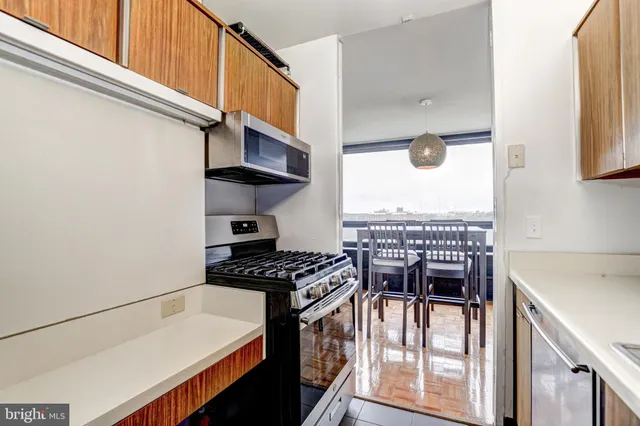 $140,000 | 4000 North Charles Street, Unit 905, Baltimore, MD 21218