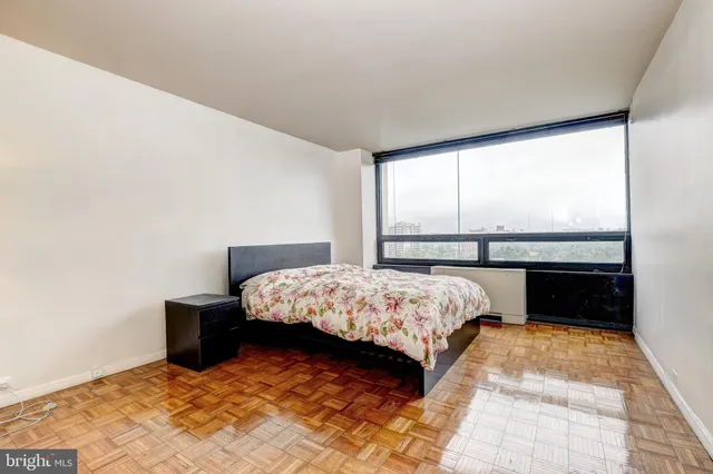 $140,000 | 4000 North Charles Street, Unit 905, Baltimore, MD 21218