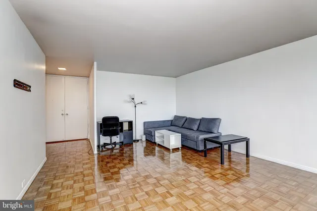 $140,000 | 4000 North Charles Street, Unit 905, Baltimore, MD 21218