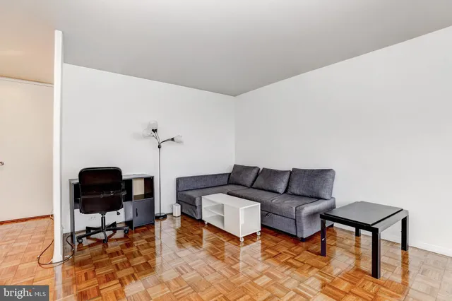 $140,000 | 4000 North Charles Street, Unit 905, Baltimore, MD 21218