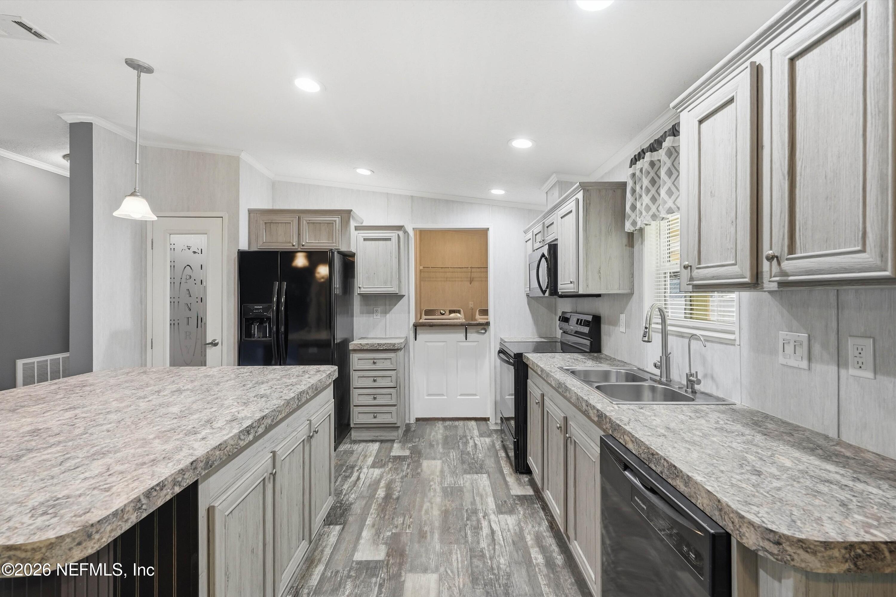 12965 Duval Lake Road East Jacksonville, FL 32218 - Photo 10 of 35 09-Kitchen