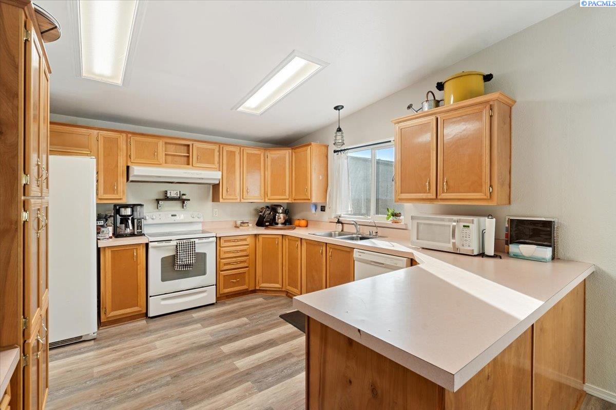25603 East Ruppert Road Benton City, WA 99320 - Photo 13 of 39 Gallery Image 13