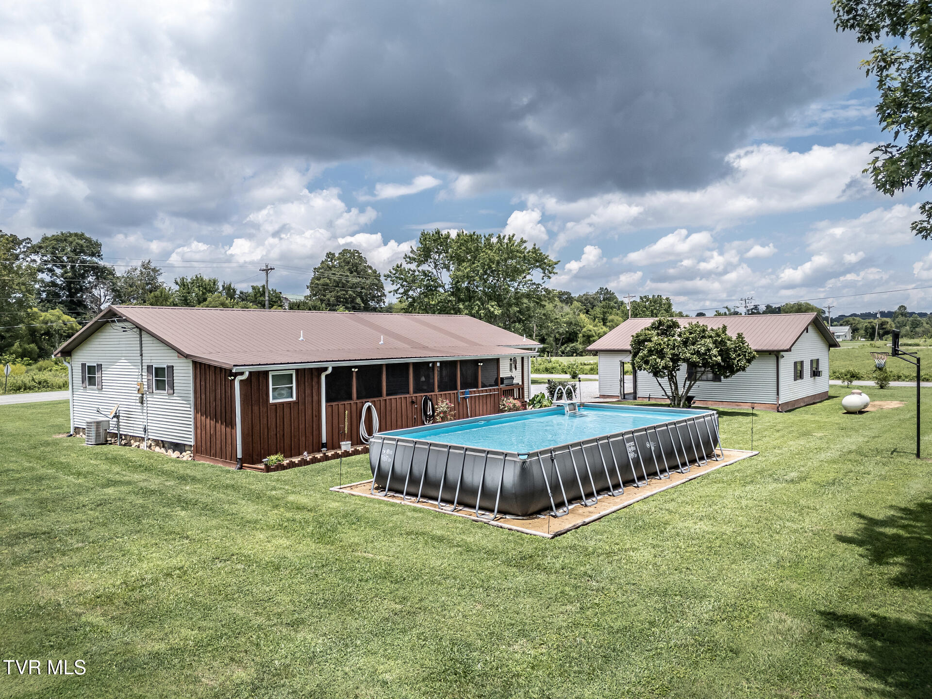 1145 Ricker Road Greeneville, TN 37743 - Photo 7 of 53 1145RickerG_055