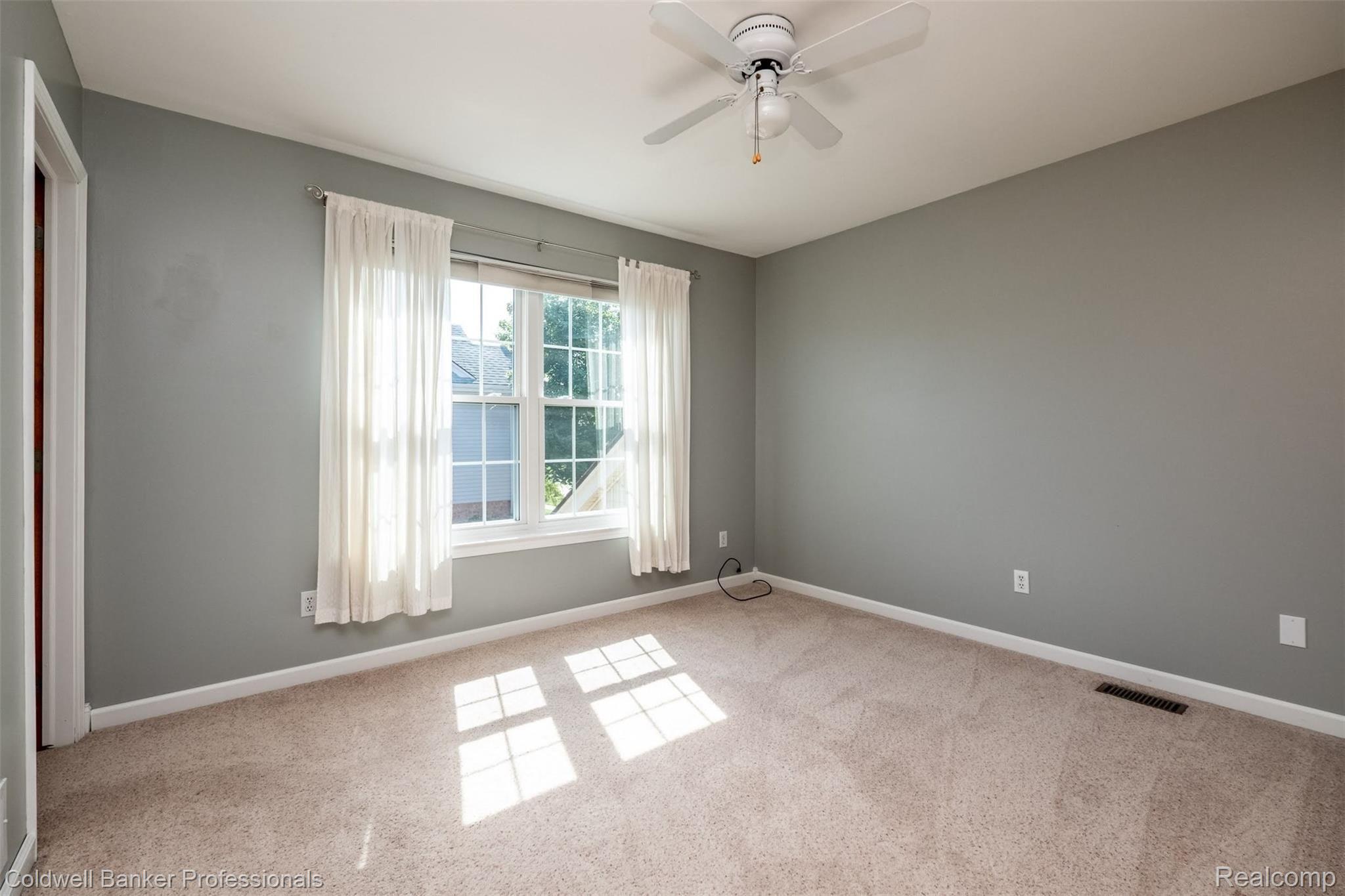 45686 Radnor Road Canton, MI 48187 - Photo 17 of 22 45686 Radnor Rd (34 of 47).jpg