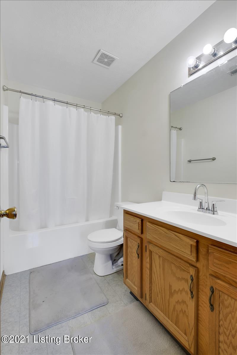 9731 Brooks Bend Road Louisville, KY 40258 - Photo 16 of 24 9731 Brooks Bend Rd-130