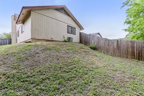 $1,595 | 618 Rollingway Drive, Unit B, Round Rock, TX 78681