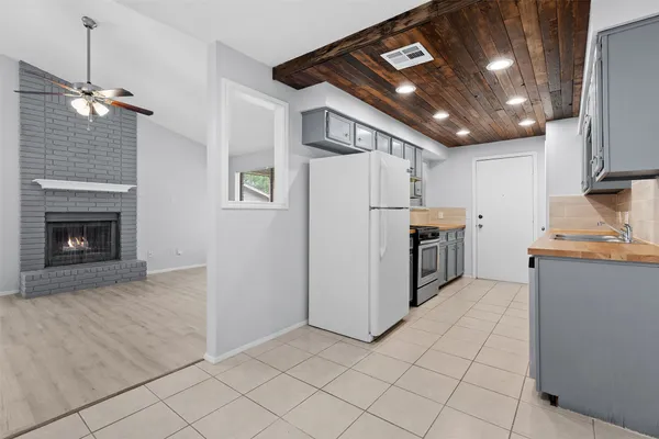 $1,595 | 618 Rollingway Drive, Unit B, Round Rock, TX 78681