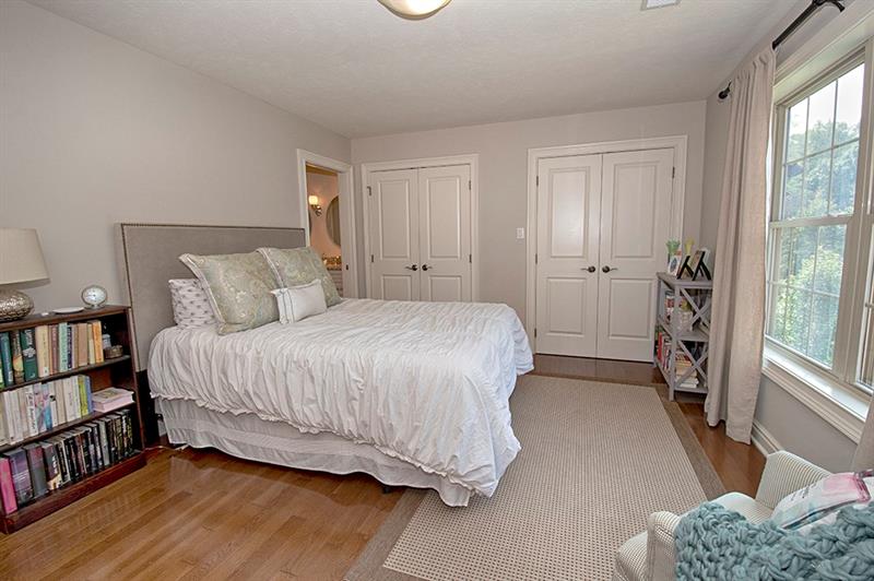 332 Buckingham Drive Venetia, PA 15367 - Photo 13 of 25