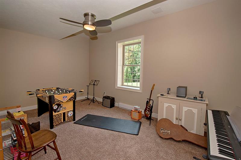 332 Buckingham Drive Venetia, PA 15367 - Photo 20 of 25