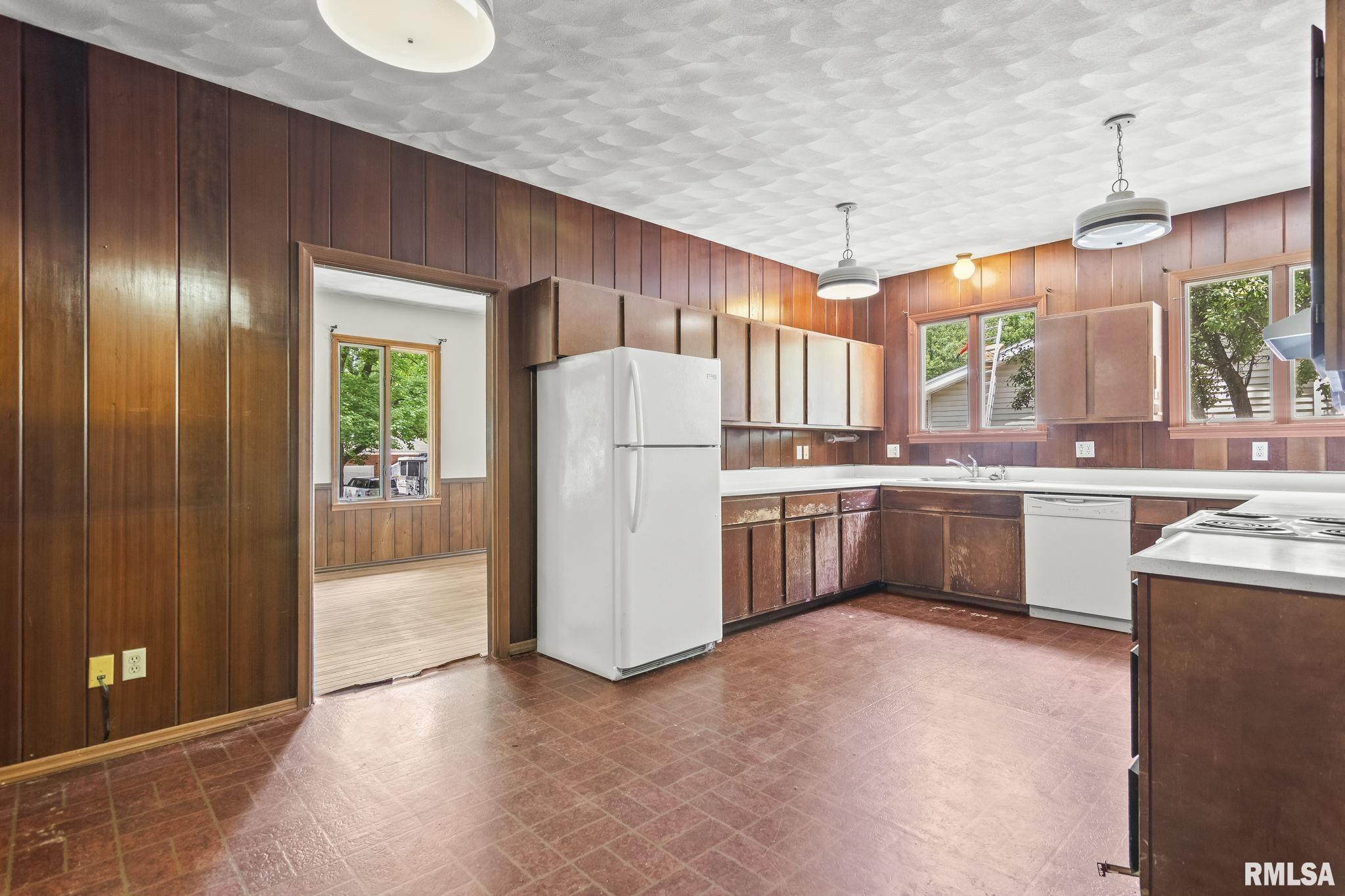 2320 South Park Avenue Springfield, IL 62704 - Photo 12 of 47